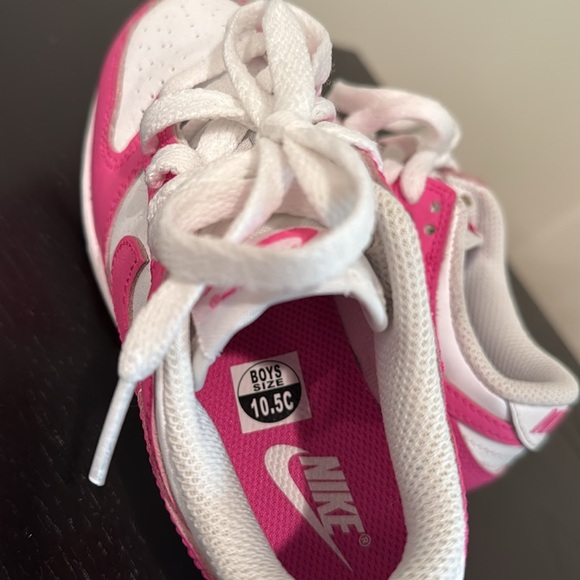 Nike dunks girls Pink and White Sneakers - Picture 3 of 4